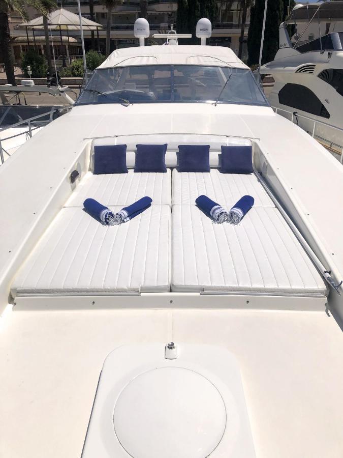 Home Sweet Boat - Chambres D'Hotes Ampuriabrava Exterior foto